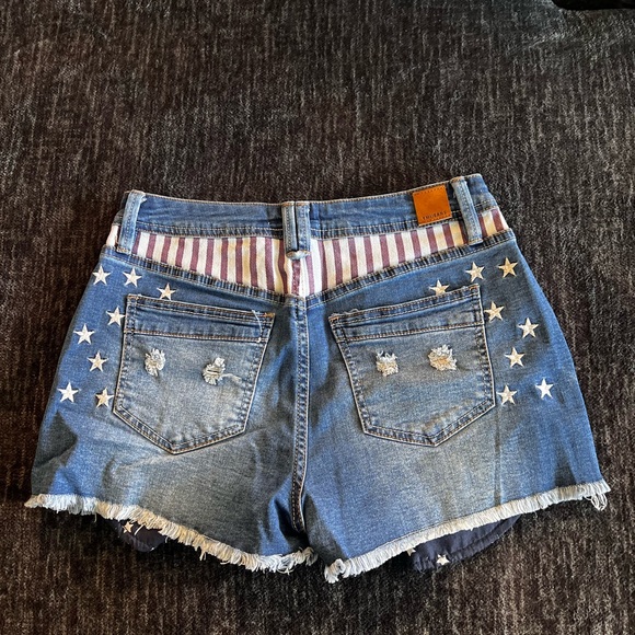 Super Cute Stars and Stripes Jean Shorts - Picture 2 of 2